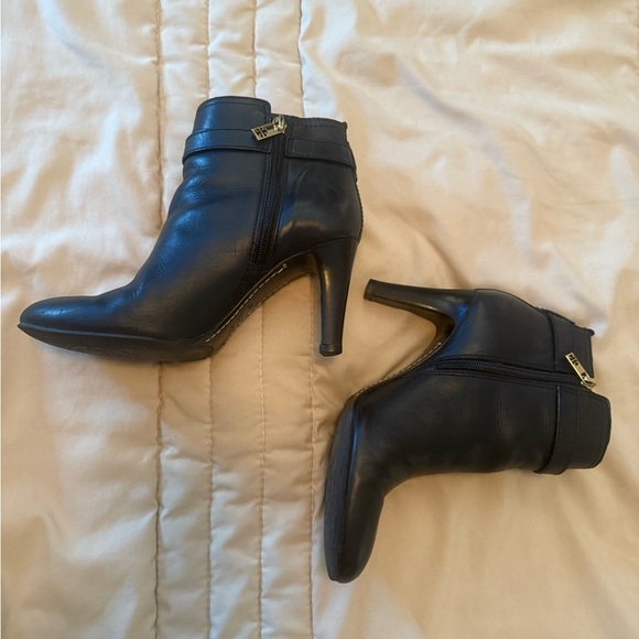 Tory Burch Black Leather Heeled Boots - Picture 3 of 10